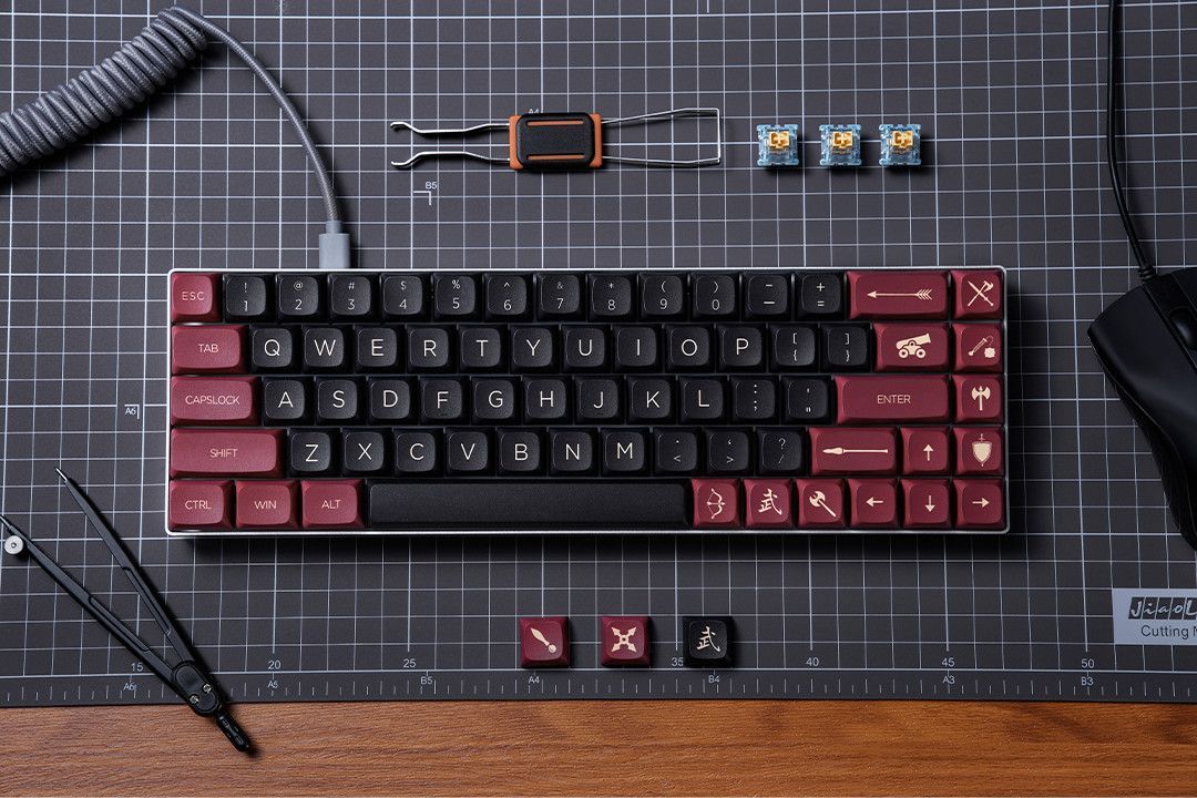 Build Re-defined 68 keyboard kit with Red Knight Keycaps
